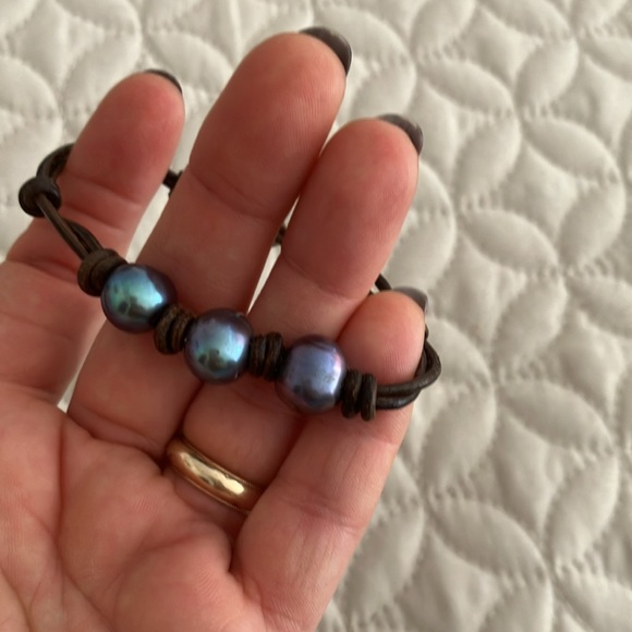 3 blue leather pearls adjustable bracelet - Picture 4 of 7